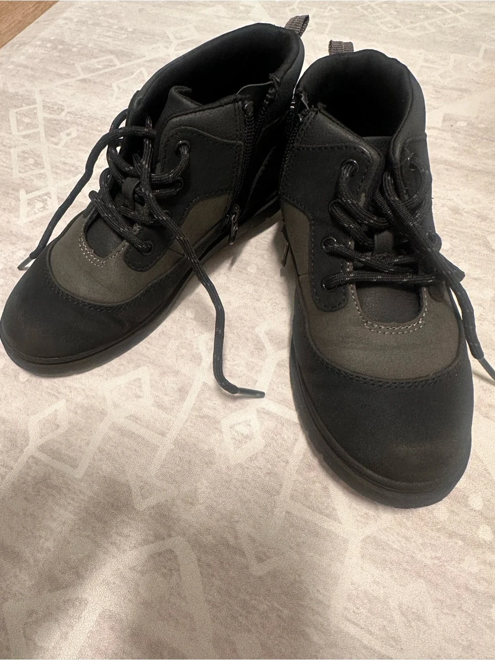 Cat & Jack Kids Black/grey Ankle Boots Size
